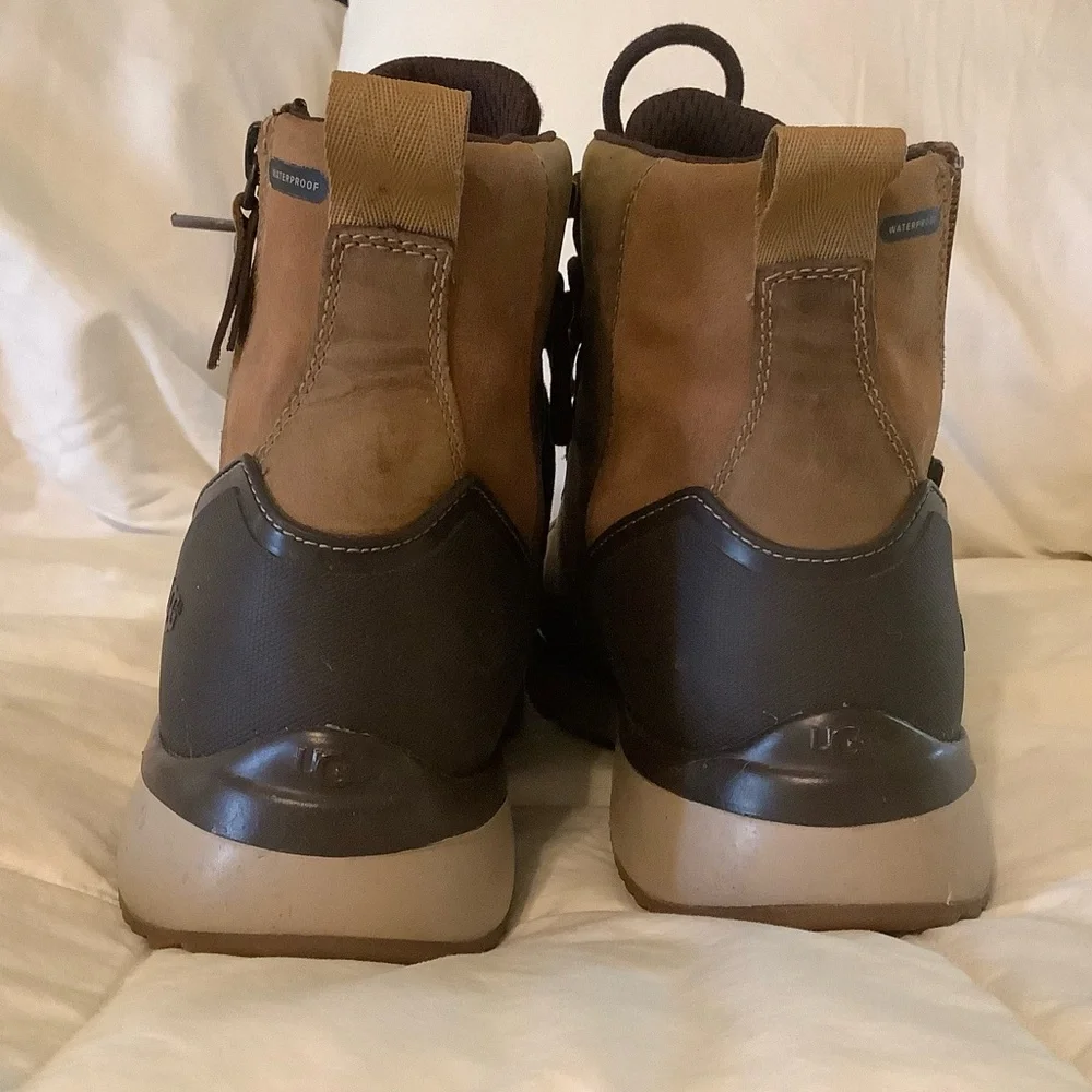 UGG Mens Caulder Chestnut Brown Mixed Media Waterproof Boots 7 M